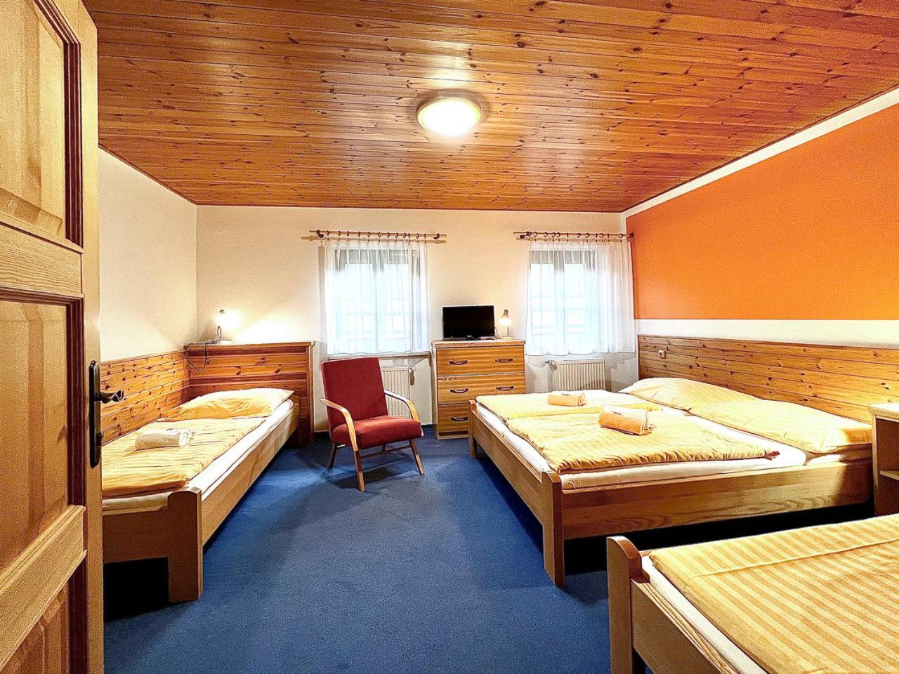 Hotel Hornik ชิดาร์ นัด ซาซาโว ภายนอก รูปภาพ
