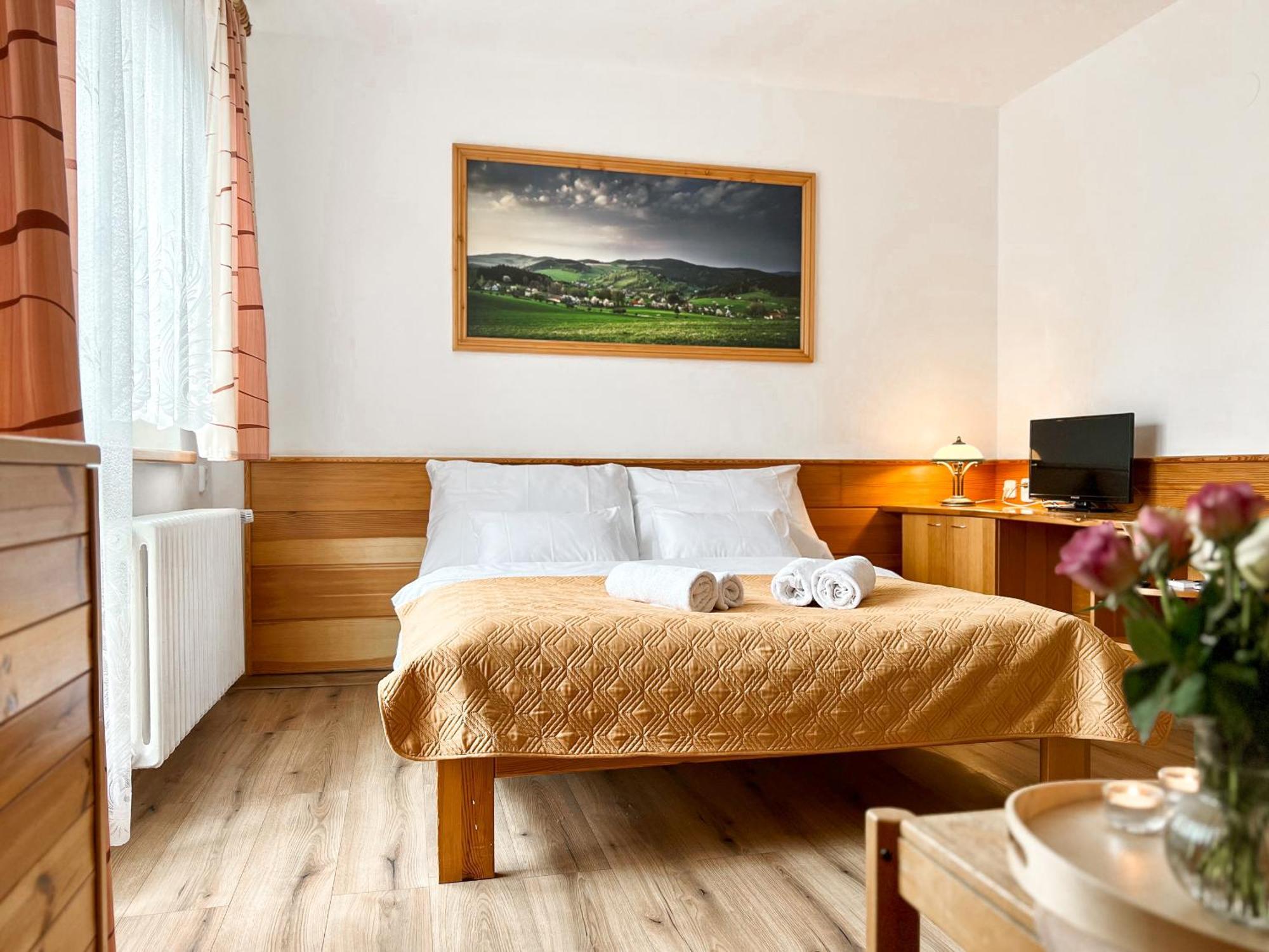 Hotel Hornik ชิดาร์ นัด ซาซาโว ภายนอก รูปภาพ